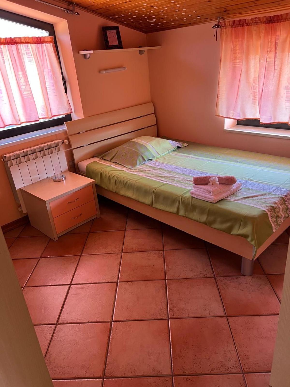 Apartma Mimi Dekani Exterior foto
